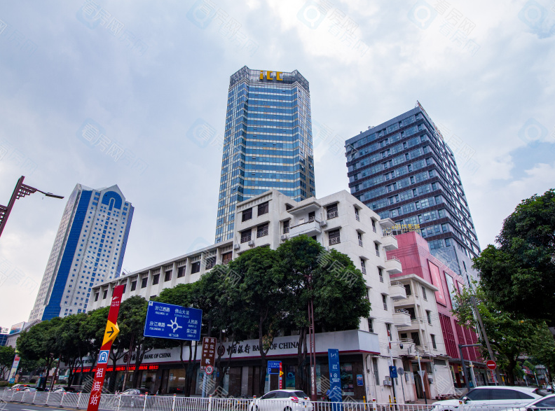 佛山城门五街4号周边学校、商超多吗？值得买吗？_图片1