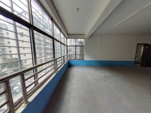 福星景苑 位置于五岭广场，九中本部_福星景苑二手房阳台图片6